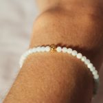 Bracelet 17cm, perles naturelles amazonite clair, boule dorée à l'or fin 24 carats-26e (1)